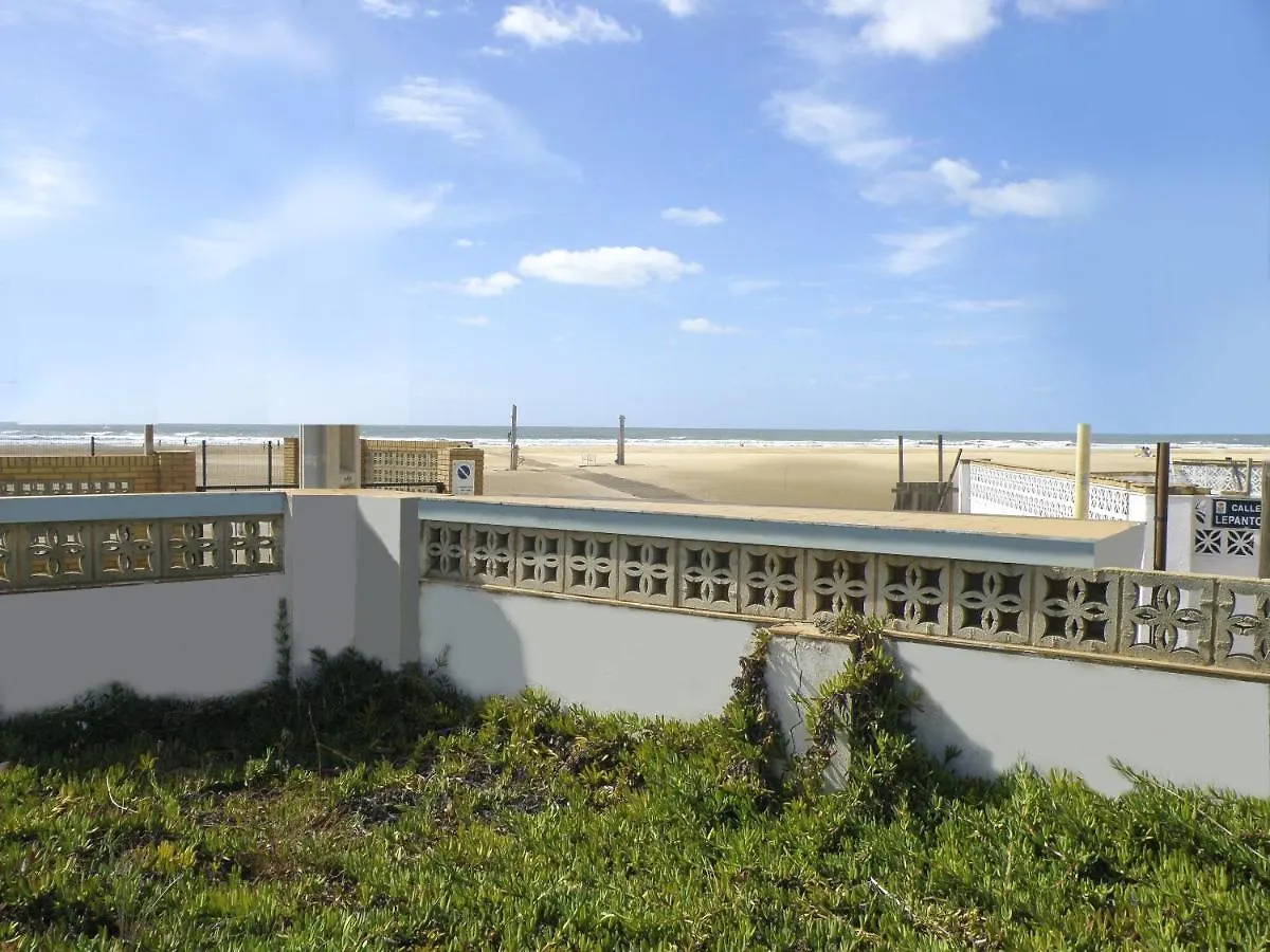 5 Bedrooms House At Punta Umbria 4 M Away From The Beach With Terrace And Wifi Huelva Feriehus